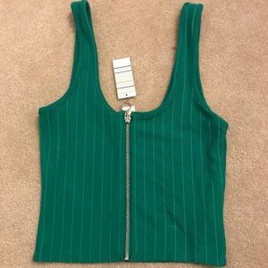 💚 NWT Zip Crop Top 💚
